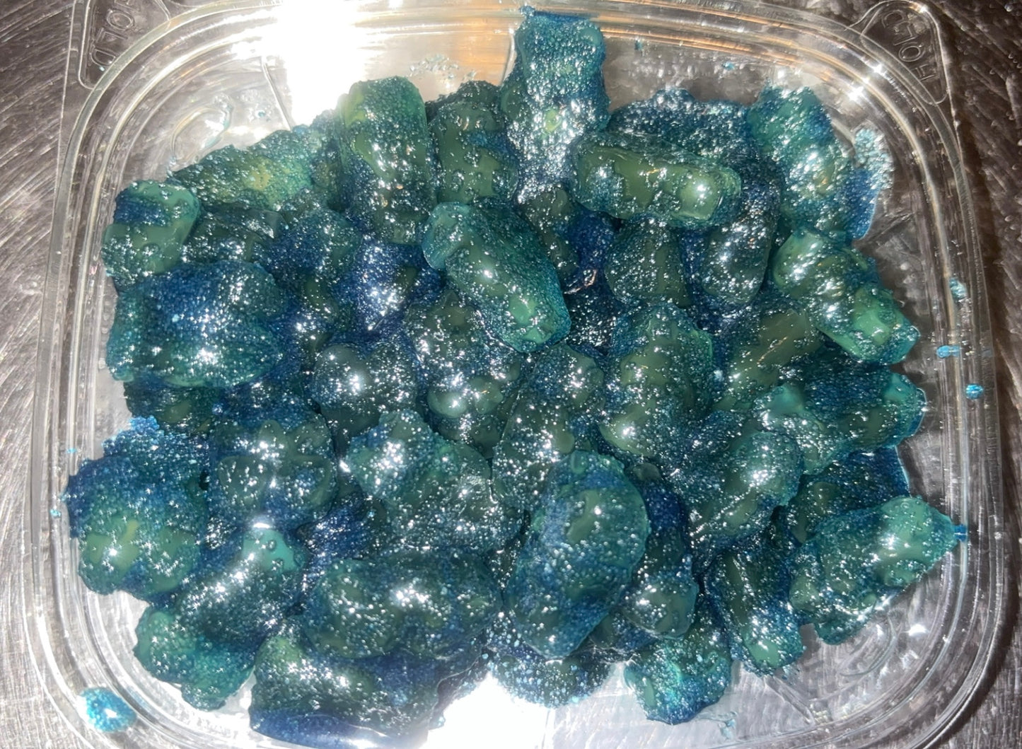 Sour Pineapple Blue Razz Bears 8oz